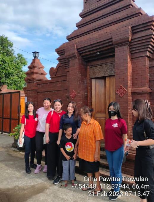 Apartamento Grha Pawitra Trowulan Exterior foto