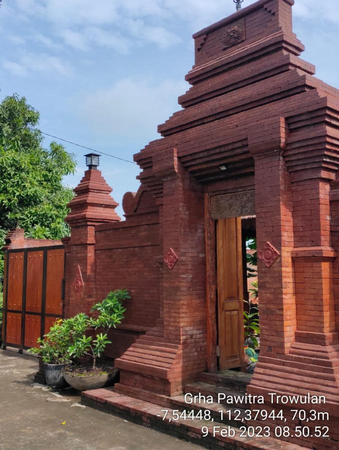 Apartamento Grha Pawitra Trowulan Exterior foto